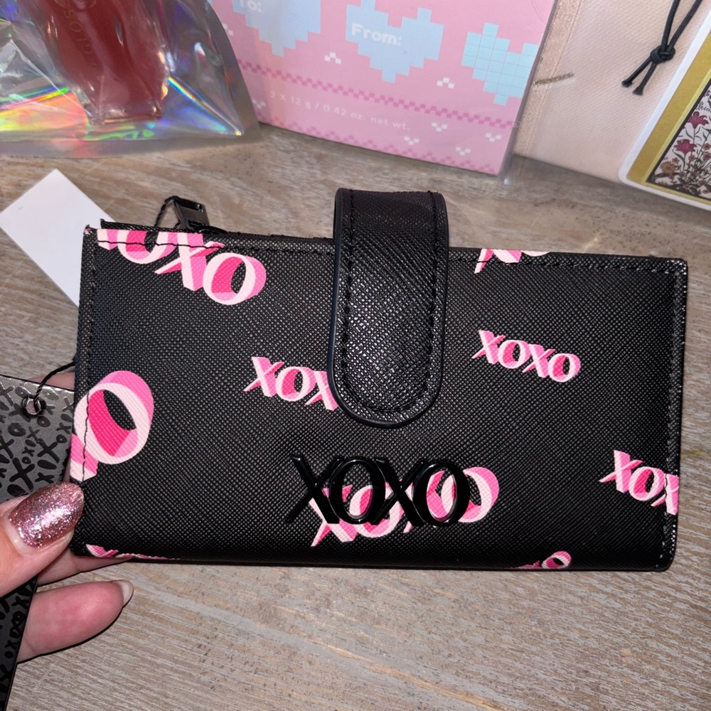 4 Piece Bundle! XOXO Wallet, Lip Gloss, Lip Mask, Air Freshie - Picture 2 of 5